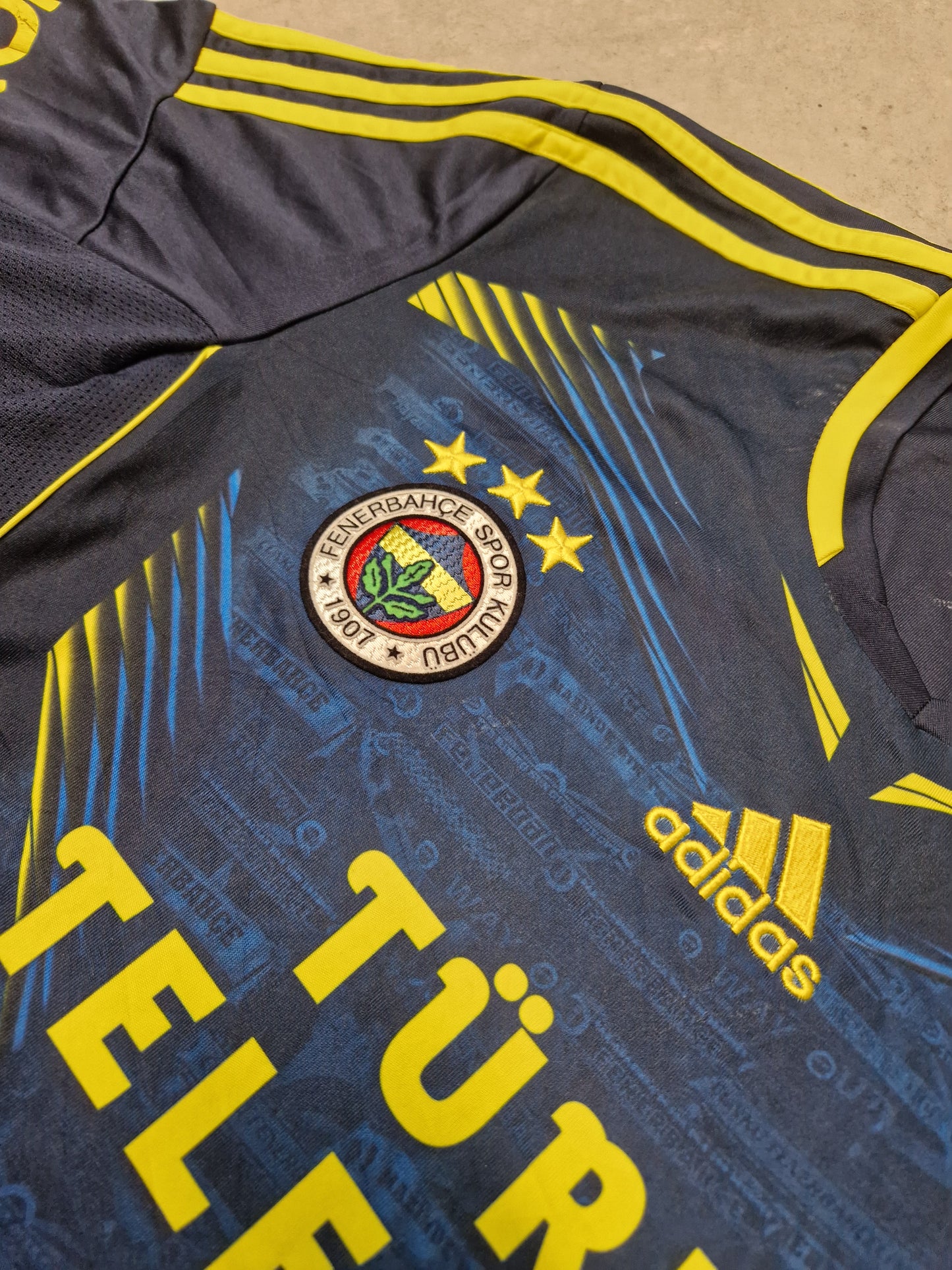 Fenerbahce Drittes 2013/14 (M) Kuyt #11