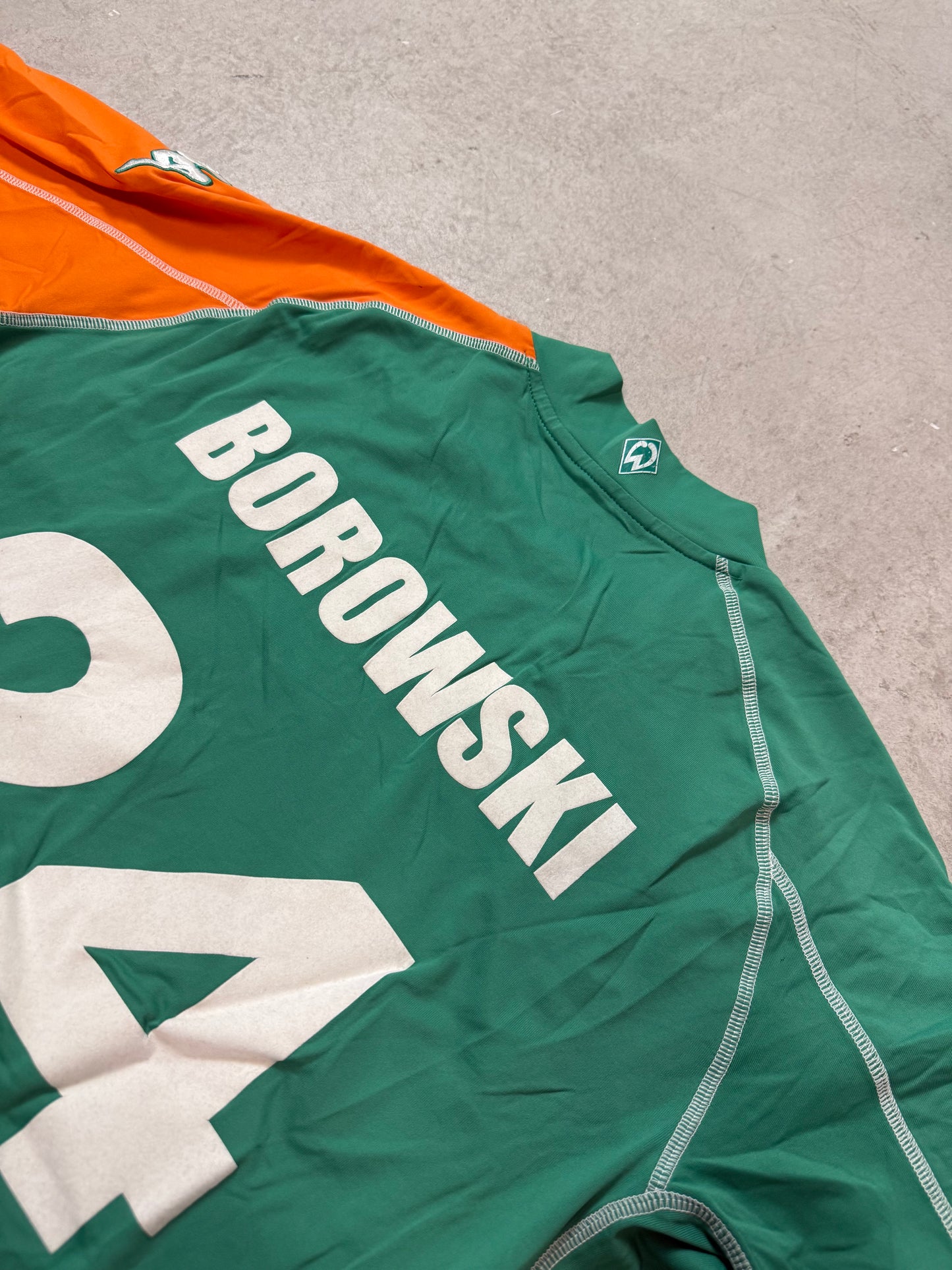 Werder Bremen Heim 2005/06 (L) Borowski #24