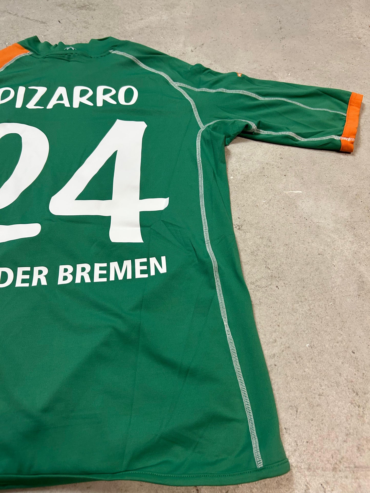 Werder Bremen Heim 2005/06 (L) Pizarro #24
