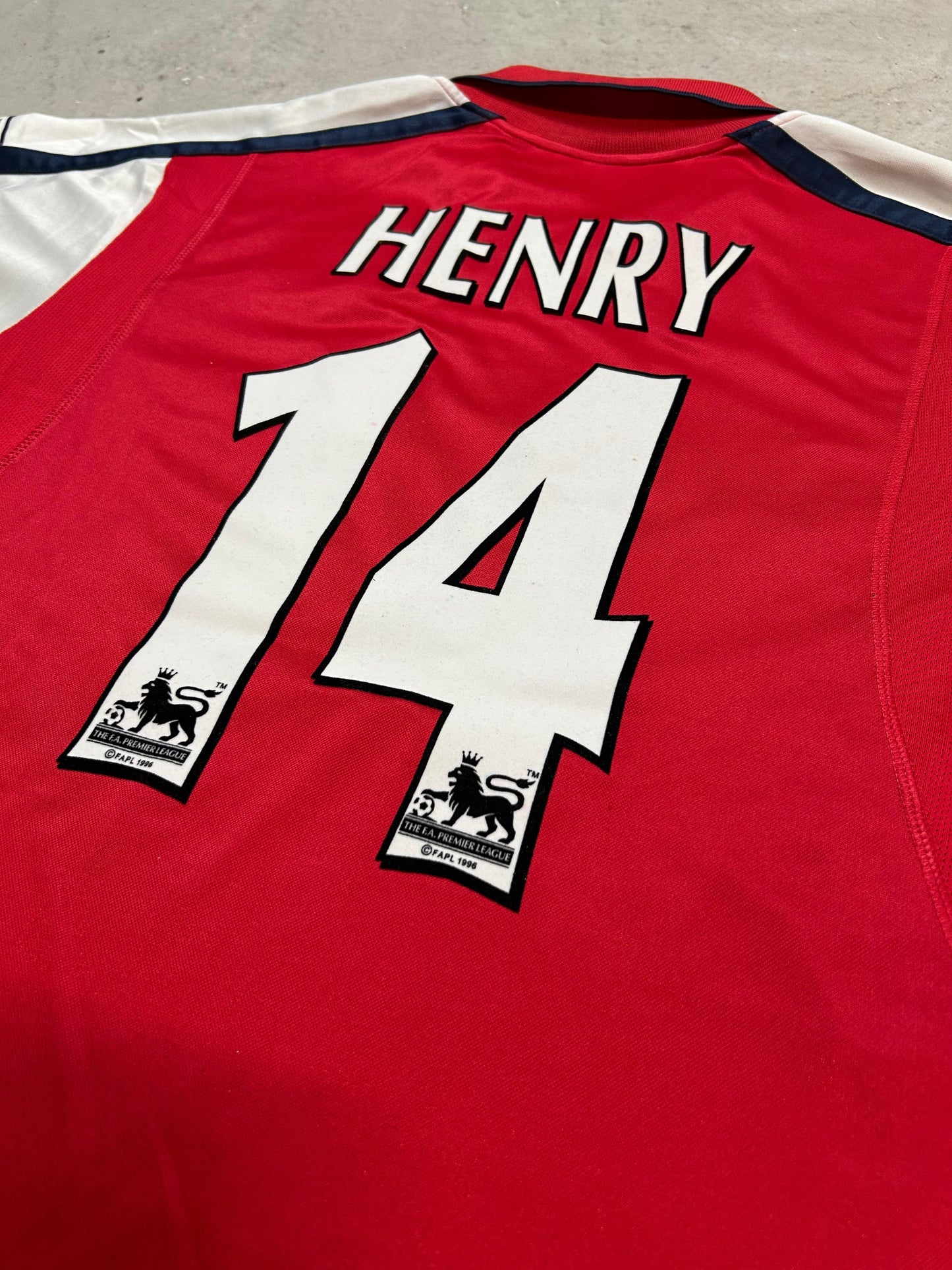 Arsenal Heim 2001/02 (M) Henry #14